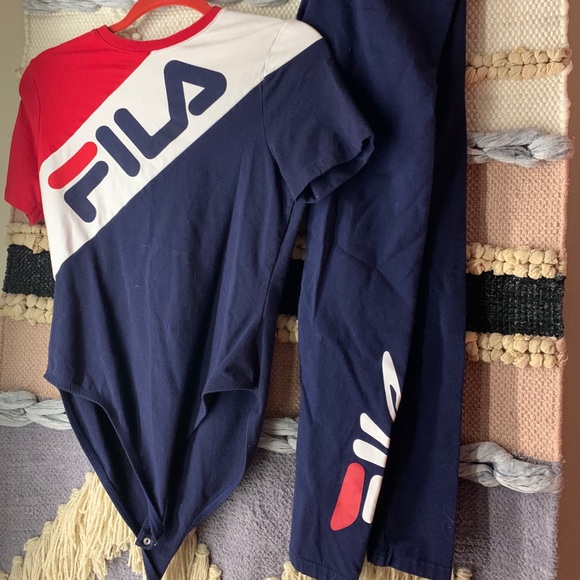 DUO - Picture 2 of 3